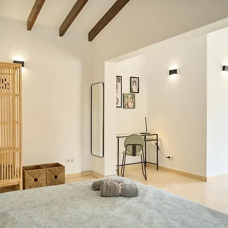 With Pool And Hot Tub On Golf Course וילה