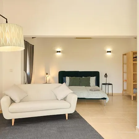 With Pool And Hot Tub On Golf Course וילה אלתיאה