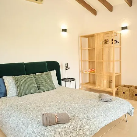 With Pool And Hot Tub On Golf Course * אלתיאה