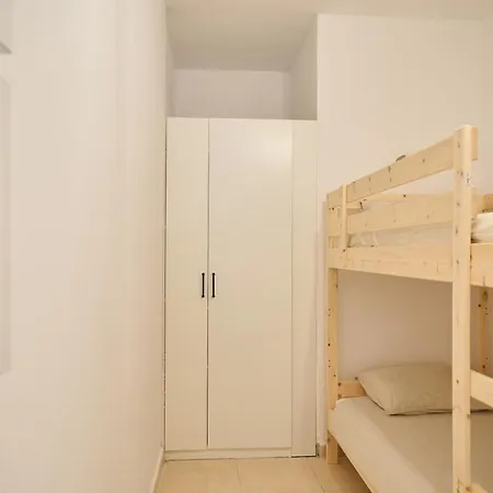 With Pool And Hot Tub On Golf Course וילה