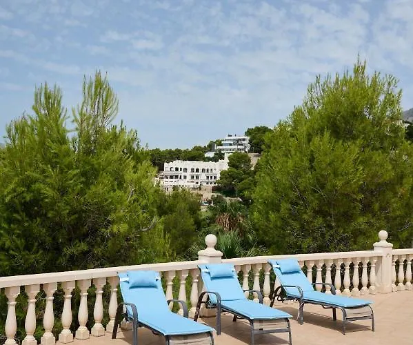 With Pool And Hot Tub On Golf Course Villa *