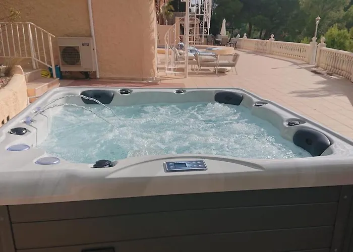 With Pool And Hot Tub On Golf Course Altea