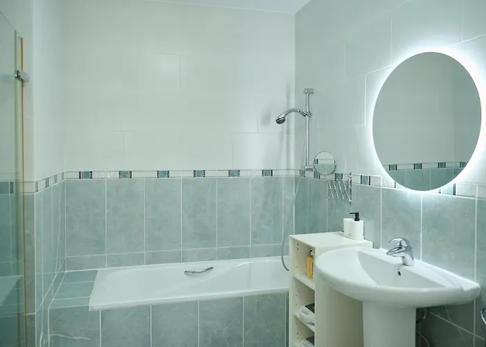 With Pool And Hot Tub On Golf Course * 알테아