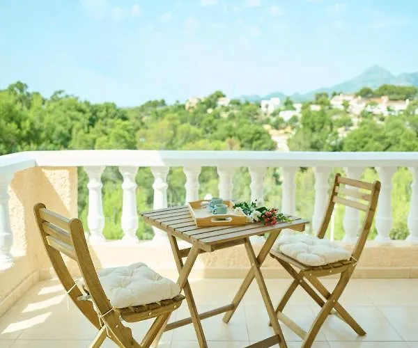Villa With Pool And Hot Tub On Golf Course