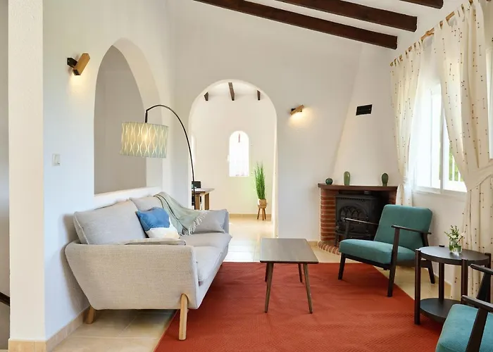Villa With Pool And Hot Tub On Golf Course